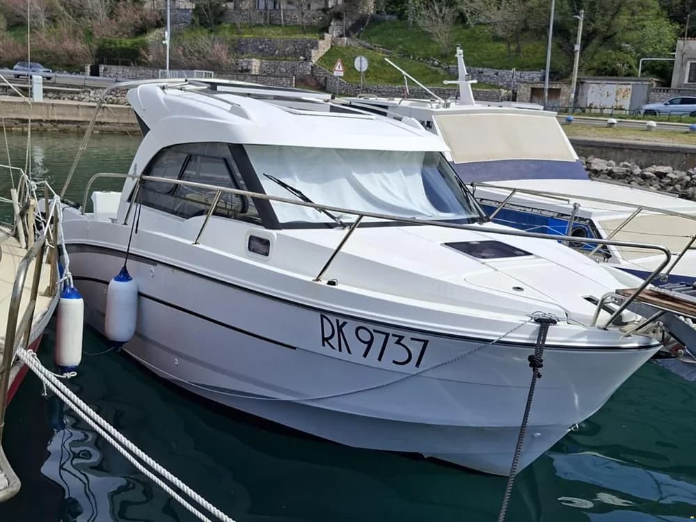 Beneteau Antares 8 OB