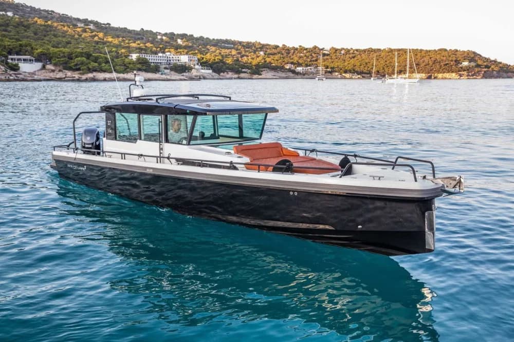 2018 Axopar 37 Cabin | 12m