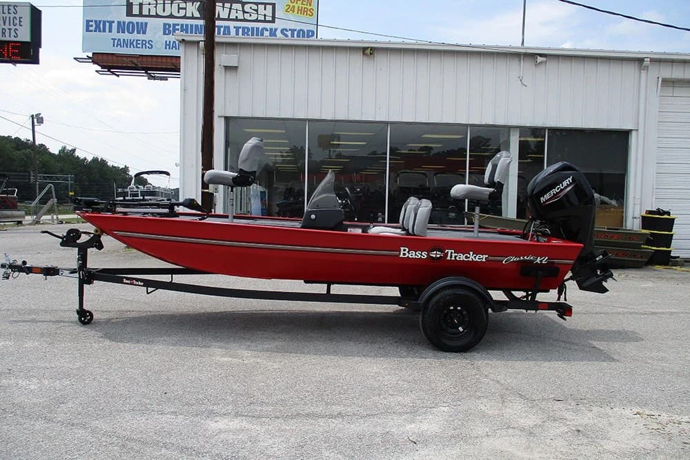 2027 Tracker Bass Tracker Classic XL