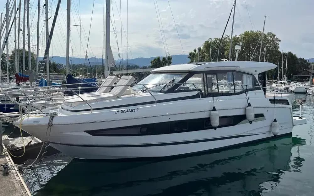 Jeanneau NC 37